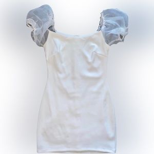 NWOT SPEECHLESS WHITE MESS SLEEVE MINI DRESS // SIZE 1 ☁️